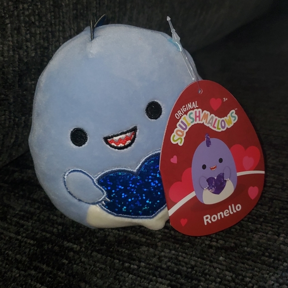 Squishmallows Other - SQUISHMALLOWS RONELLO the Valentines Day shark 4"